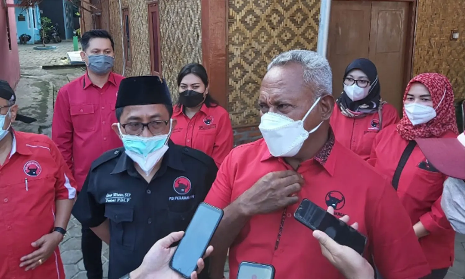 PDIP Analogikan Gibran Seperti Gula yang Dikerumuni Semut