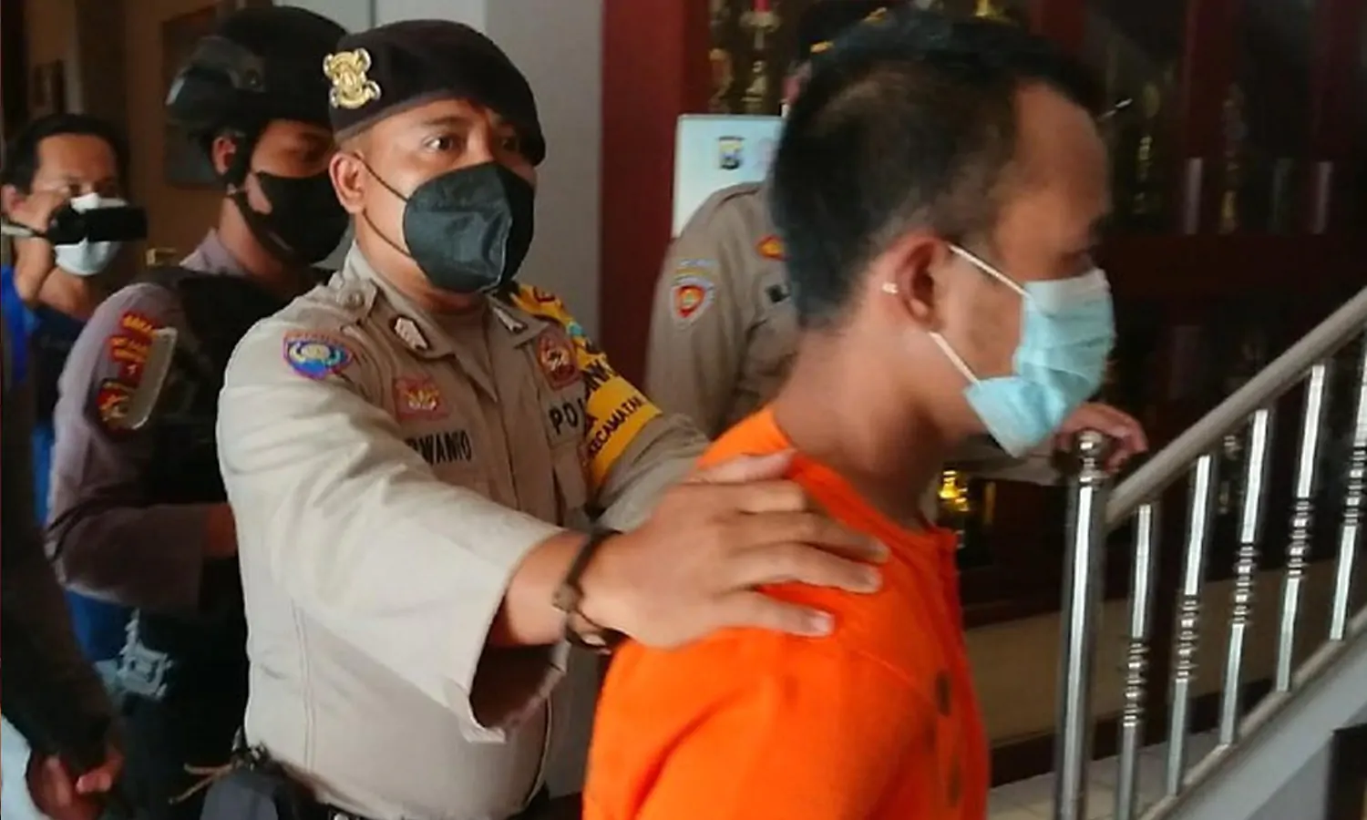 Dengan Doktrin harus Turuti Guru, Seorang Ustaz &lsquo;Sukses&rsquo; Cabuli 34 Santriwati di Trenggalek