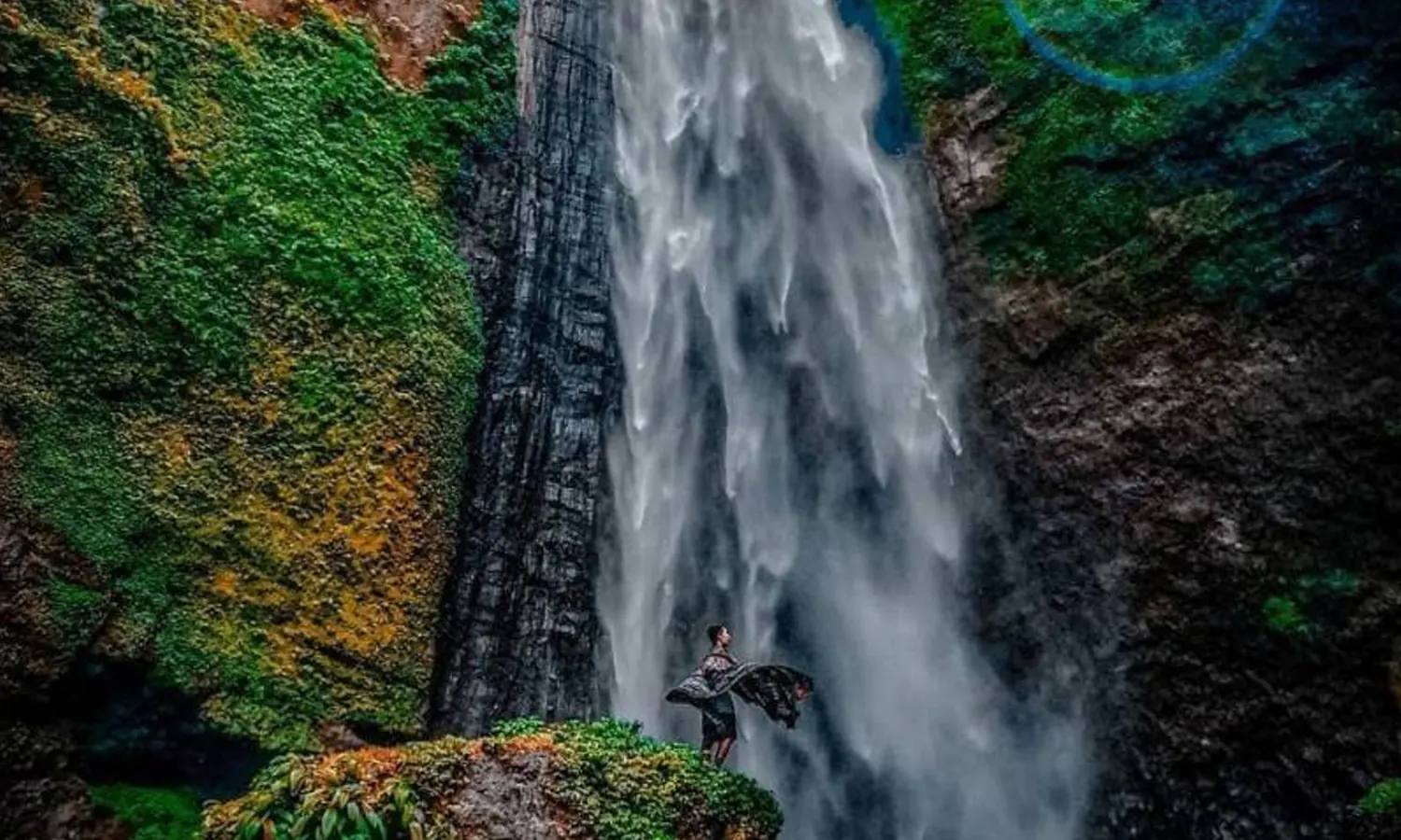 Menikmati Pesona Air Terjun Kabut Pelangi di Hidden Gem Lumajang