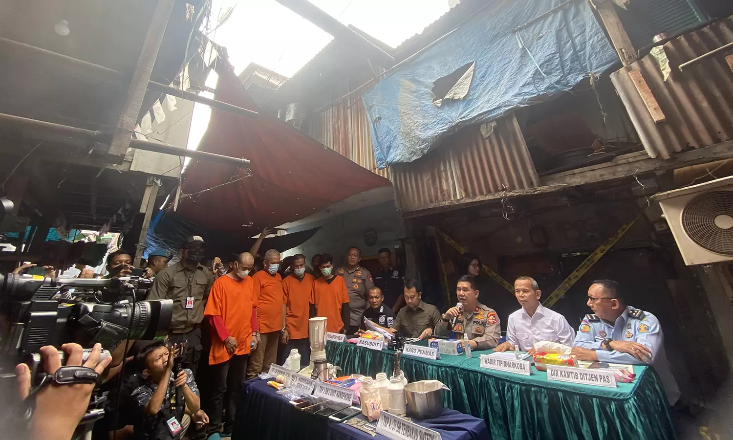 Laboratorium Ekstasi Beroperasi di Rumah Kontrakan Padat Penduduk Jakarta Pusat