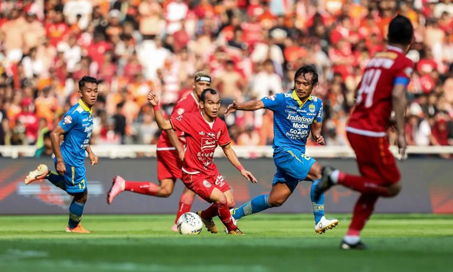 Luhut Binsar Panjaitan Izinkan BRI Liga 1 Indonesia Dihadiri Penonton
