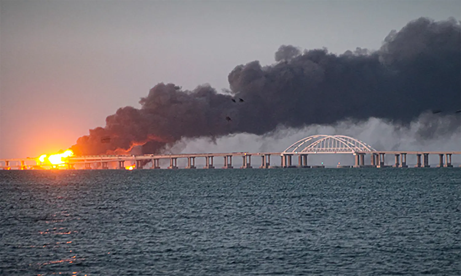 Jembatan Crimea Meledak, Ukraina Ledek Rusia 
