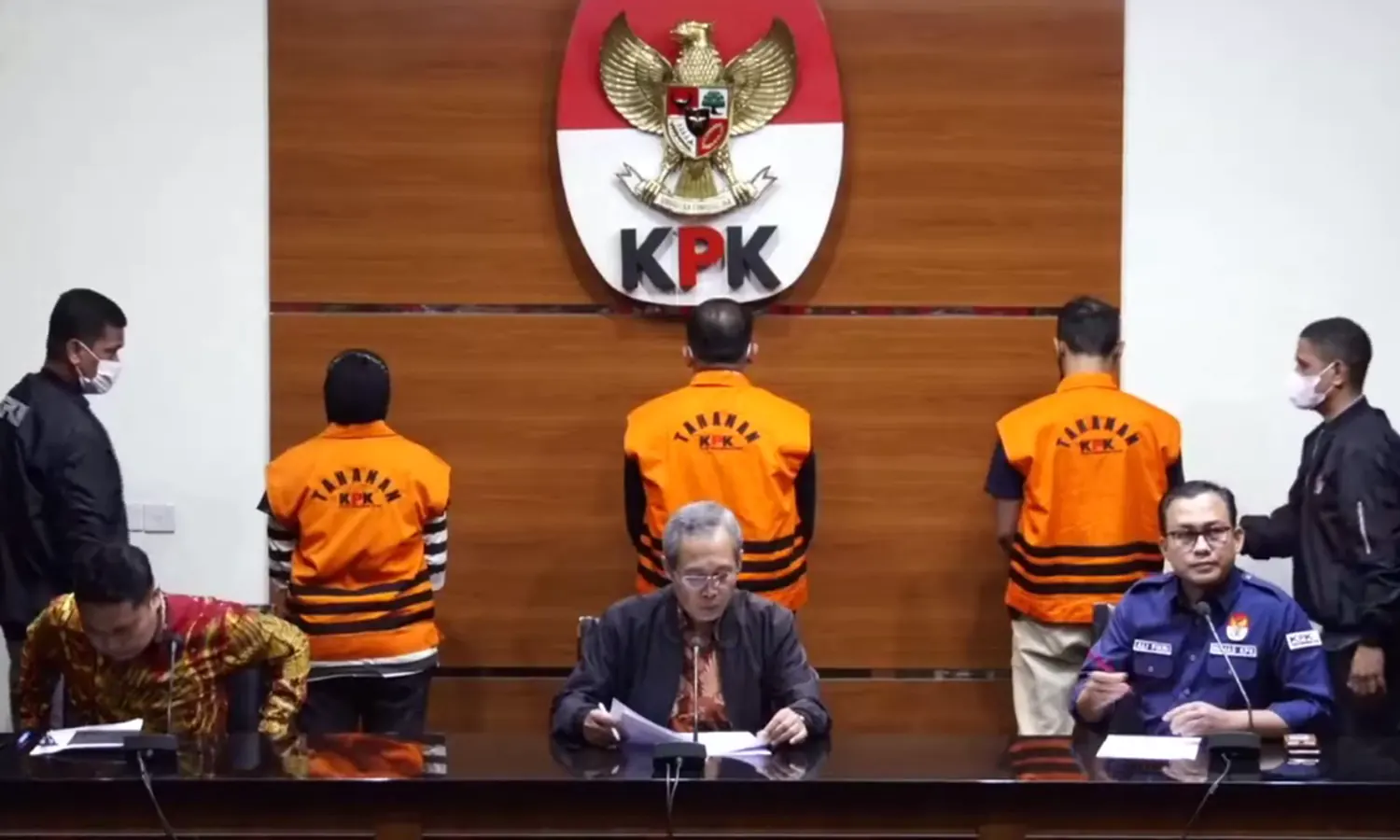 KPK Tangkap 28 Orang Buntut OTT Bupati Meranti, Ini Daftarnya!