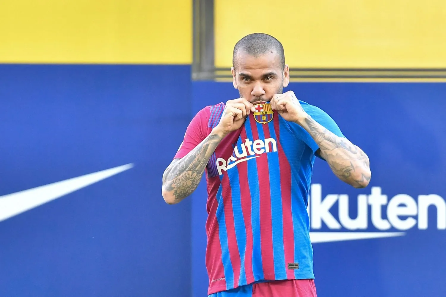 Dani Alves Akan Jalani Debut Bersama Barcelona Pekan Ini