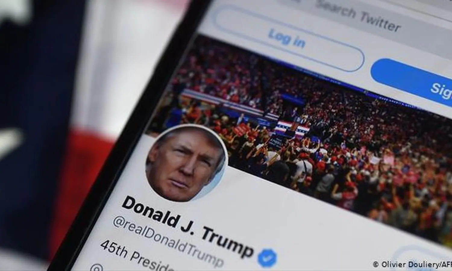 Elon Musk Resmi Pulihkan Akun Twitter Donald Trump