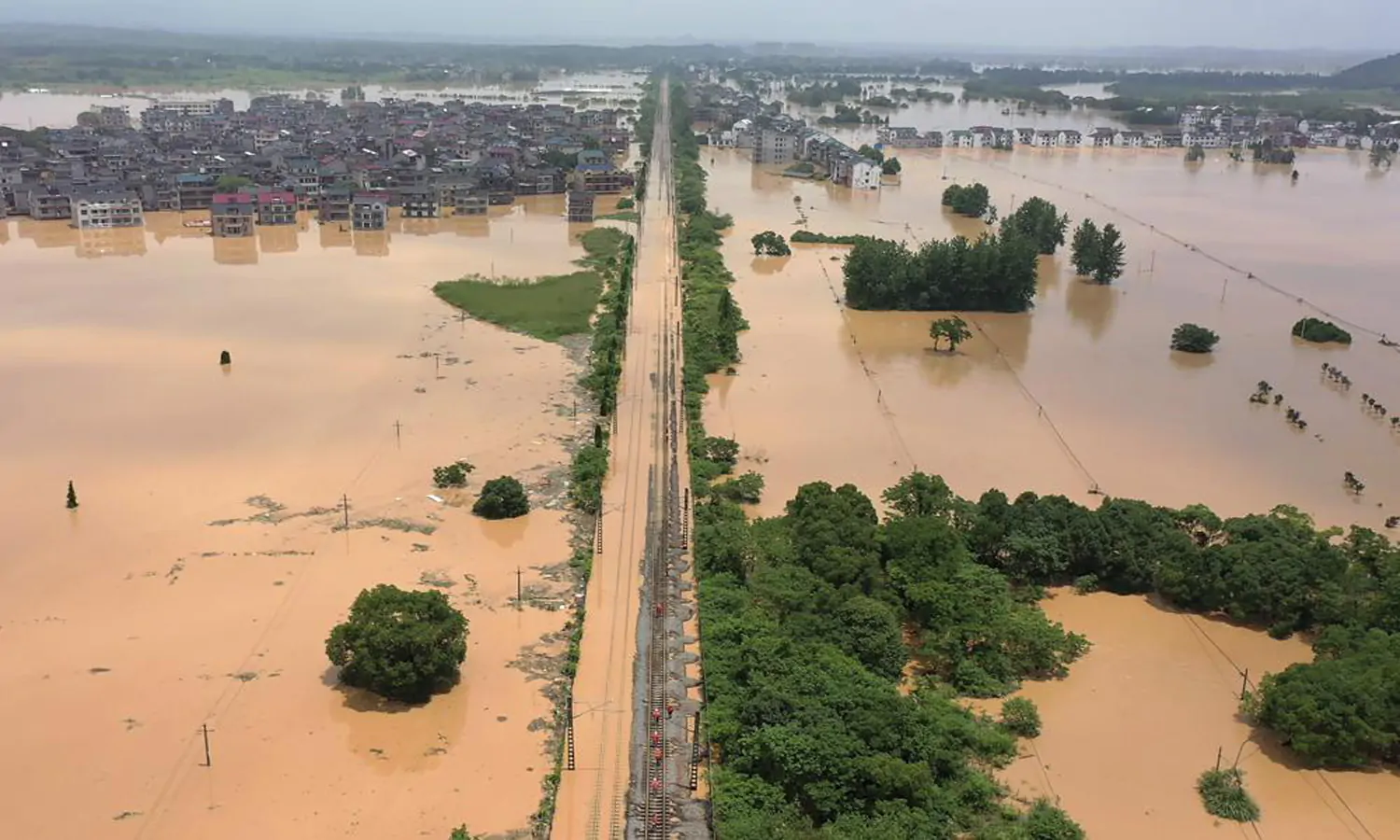 China Dilanda Hujan Deras dan Gelombang Panas secara Bersamaan