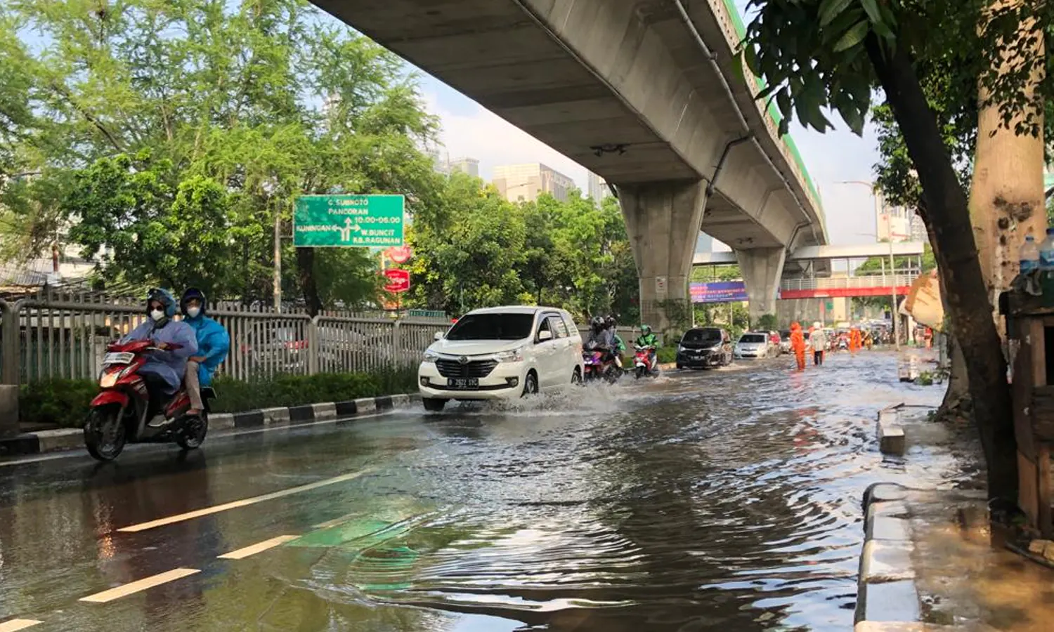 Hujan Sejak Pagi, 21 Ruas Jalan di Jakarta Tergenang Banjir