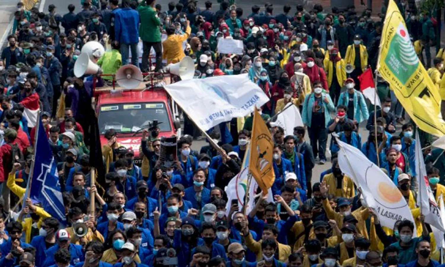 Buruh dan Mahasiswa Geruduk Istana Negara Hari ini