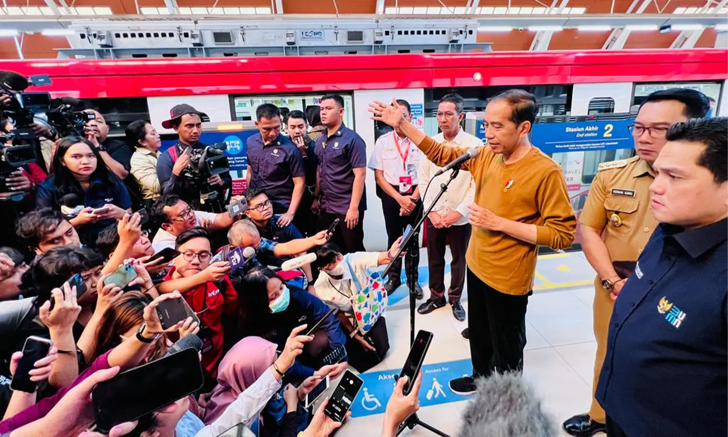 Jokowi Minta Kemanan dan Keselamatan di LRT Jabodebek Harus Diutamakan