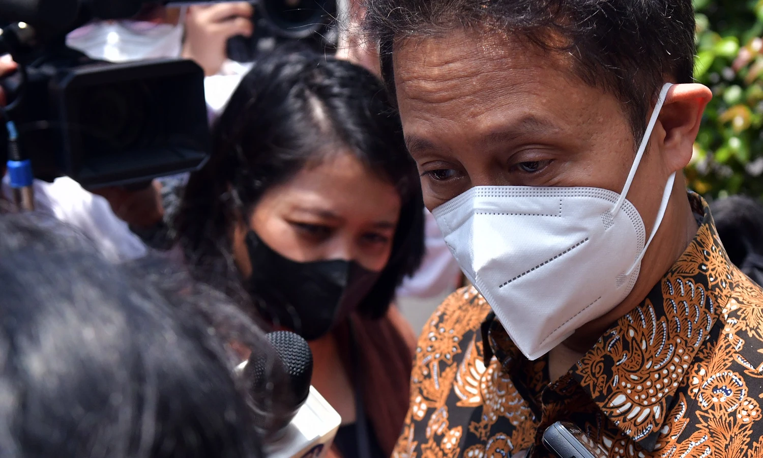 Jokowi Minta Menkes Konsultasi ke WHO Soal Status Pandemi di Indonesia