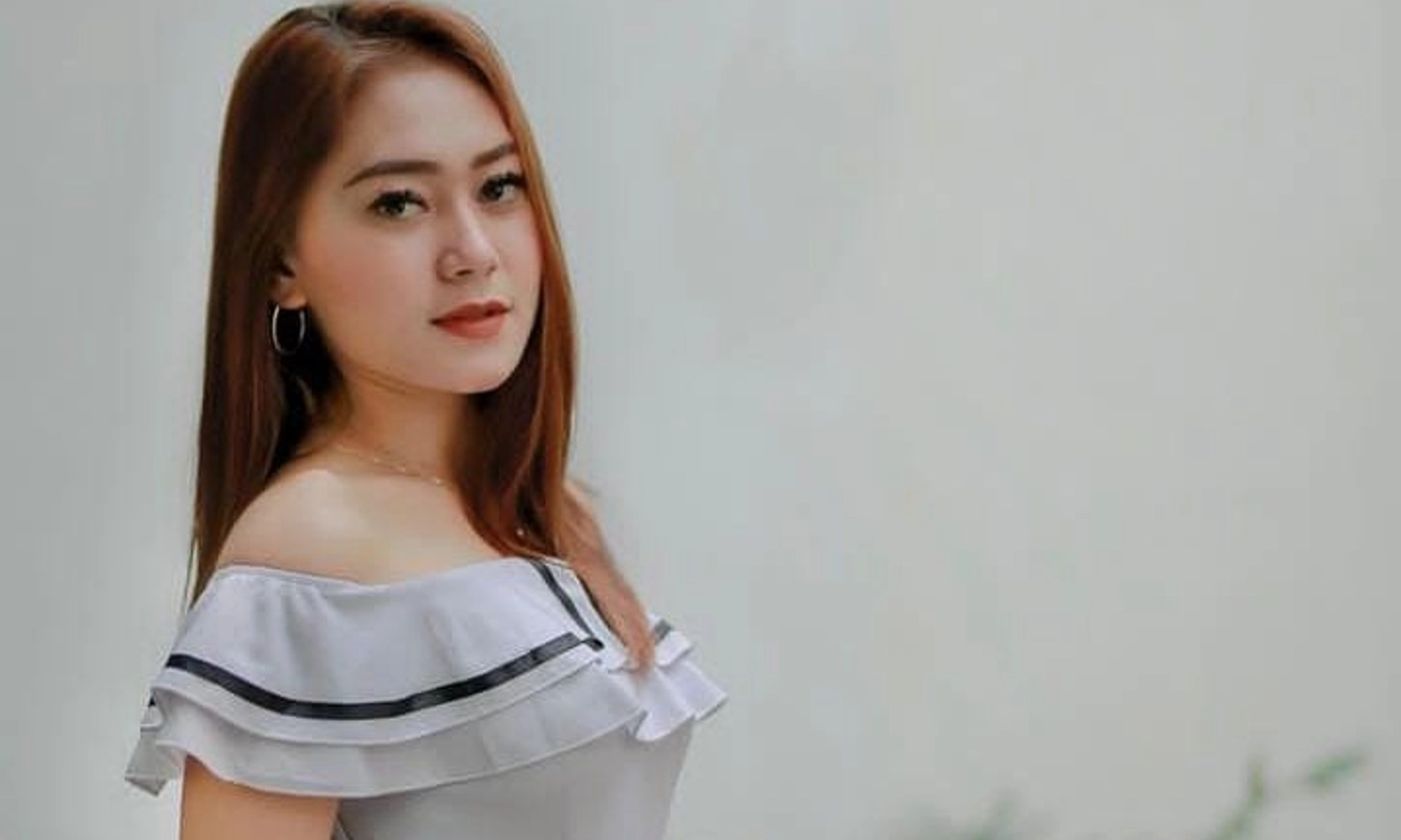 Lirik lagu dan Chord Ngelabur Langit â€“ Vita Alvia