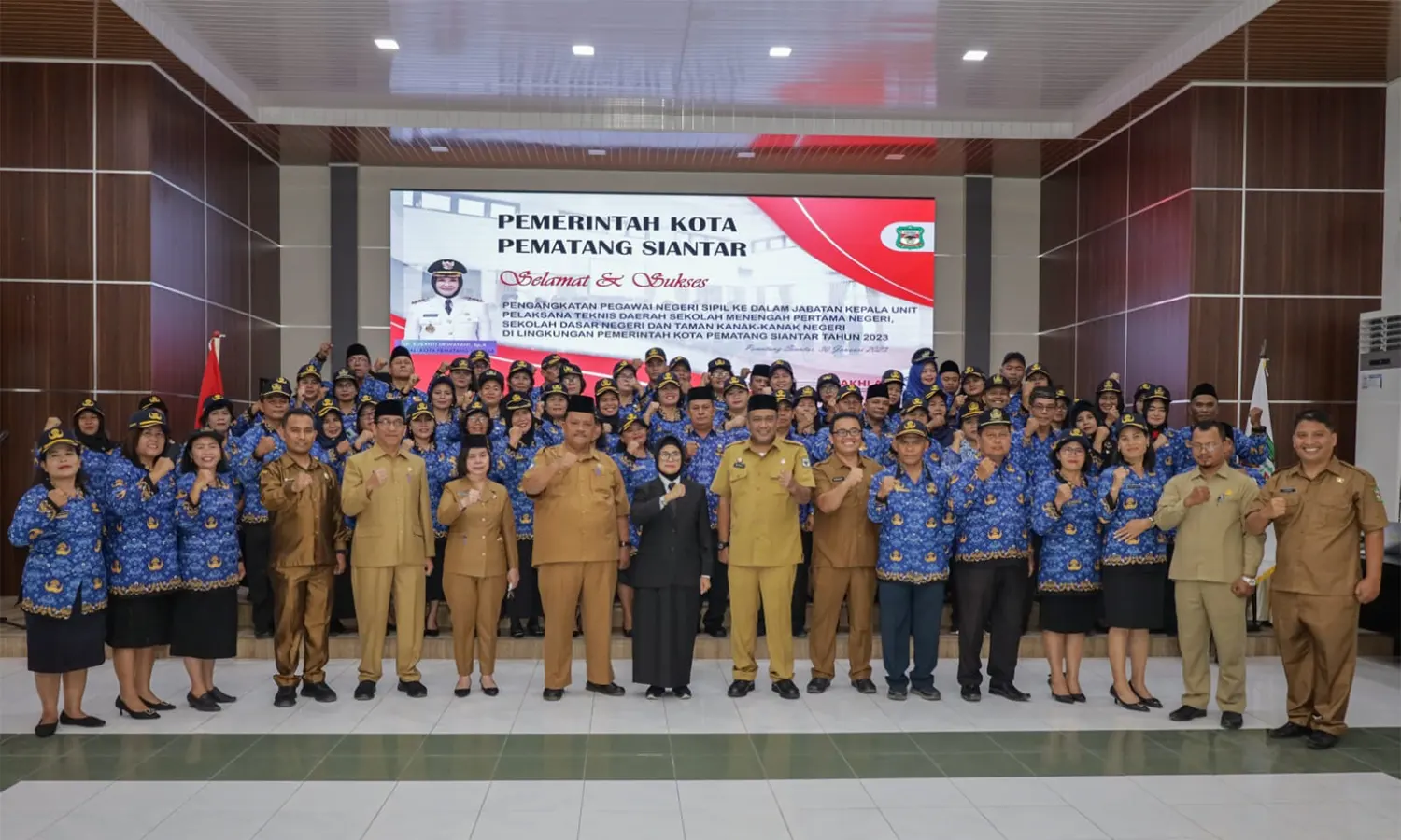 64 Pejabatan UPTD dan Kepsek Dilantik Walikota Pematang Siantar