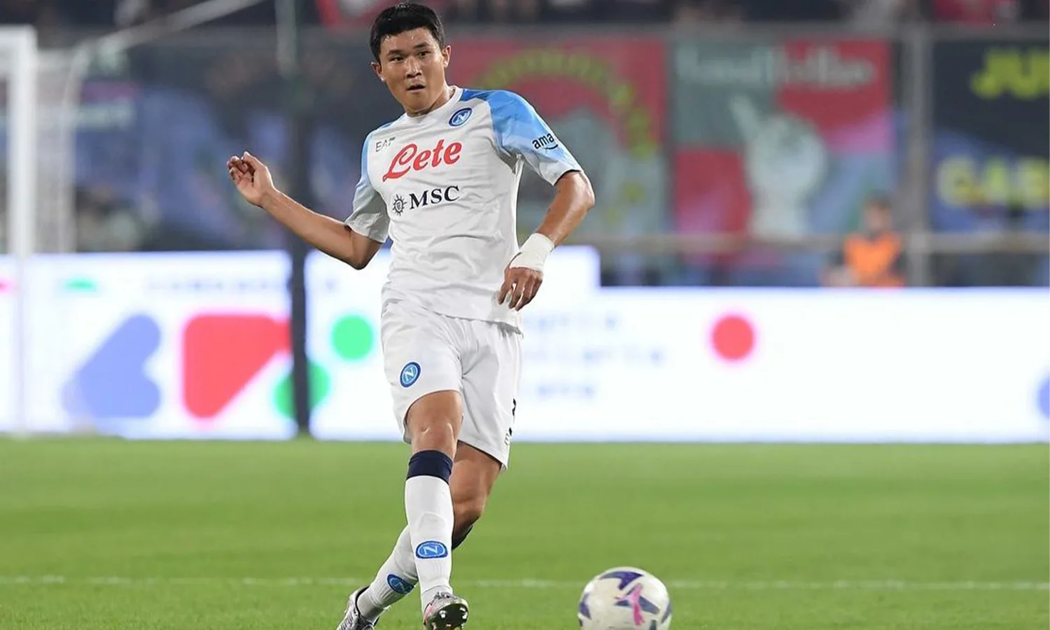 Bursa Transfer: Fabrizio Romano Konfirmasi Manchester United Serius Rekrut Bek Napoli, Kim Min-Jae