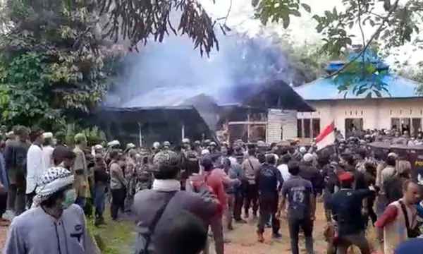 Polisi Tangkap 10 Pelaku Perusakan Bangunan Dan Mesjid Jamaah Ahmadiyah di Sintang