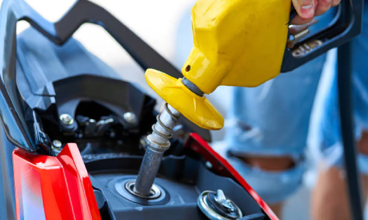 Cepat Atasi! Ini Faktor-Faktor yang Menyebabkan Motor Boros Bensin