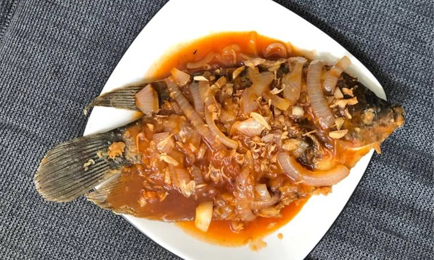 Resep Gurame Asam Manis, Buatnya Gampang Sausnya Nendang
