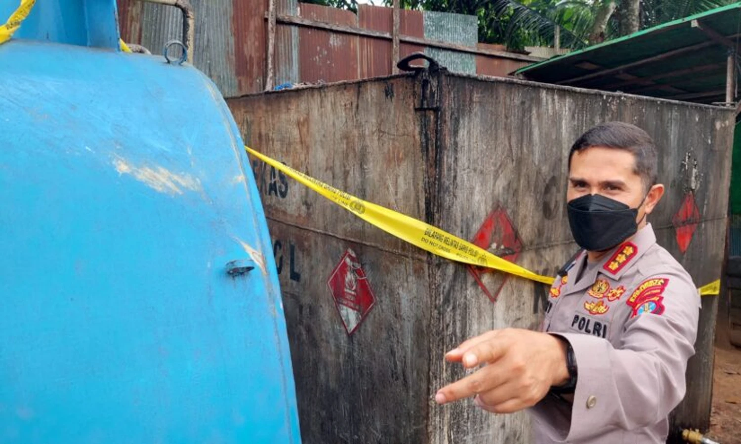Gudang Penimbunan BBM Subsidi di Samarinda Digerebek, 17 Ton Pertalite Disita Polisi