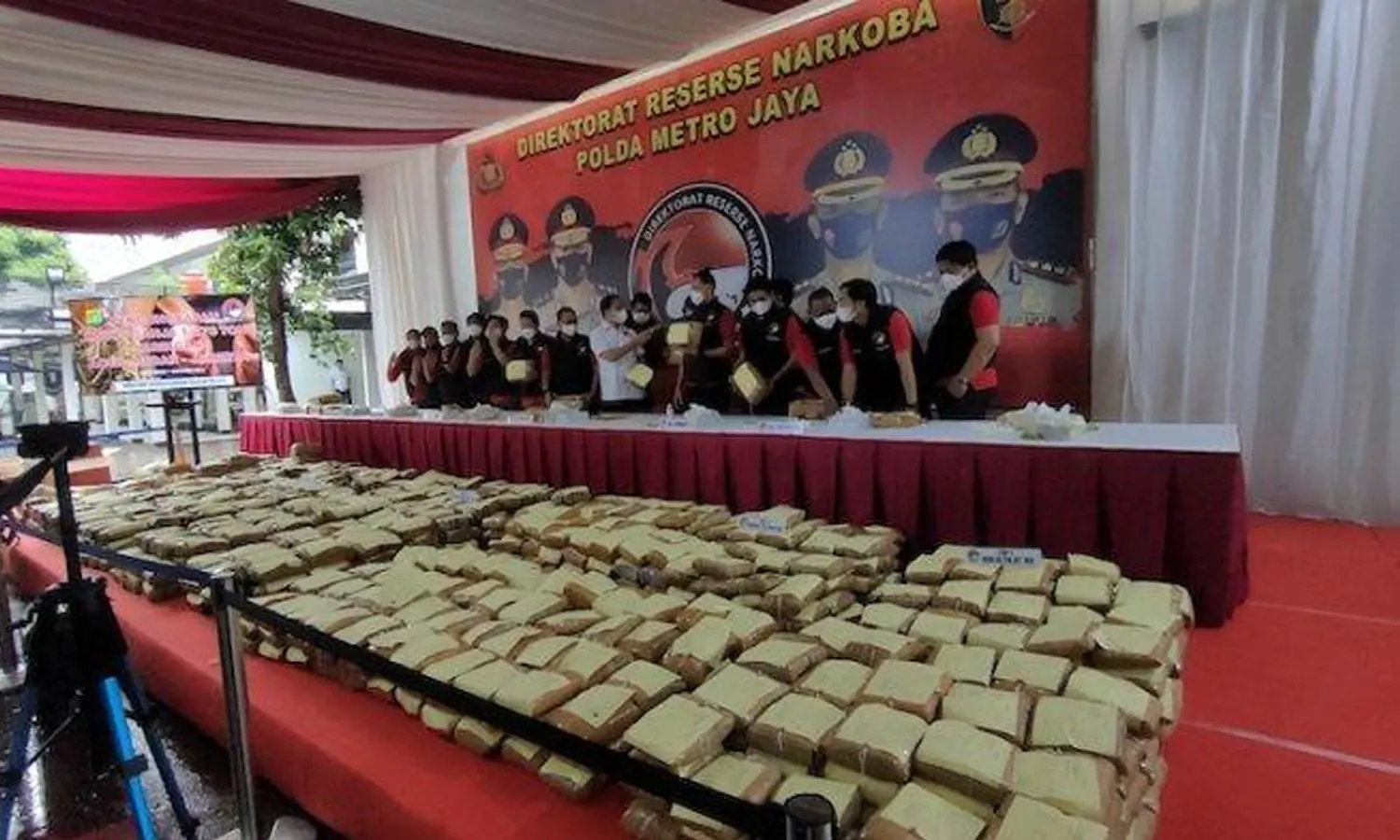 Polda Metro Jaya Amankan 1,37 Ton Ganja dari Sindikat Jaringan Narkoba Lintas Provinsi
