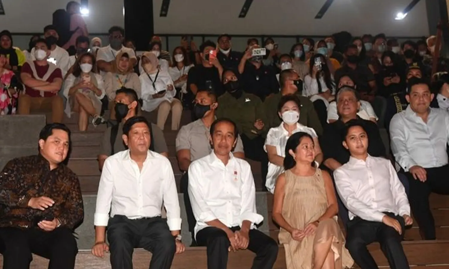 Pertama Kali ke Indonesia, Jokowi ajak Presiden Filipina Nonton Live Musik di Jakarta