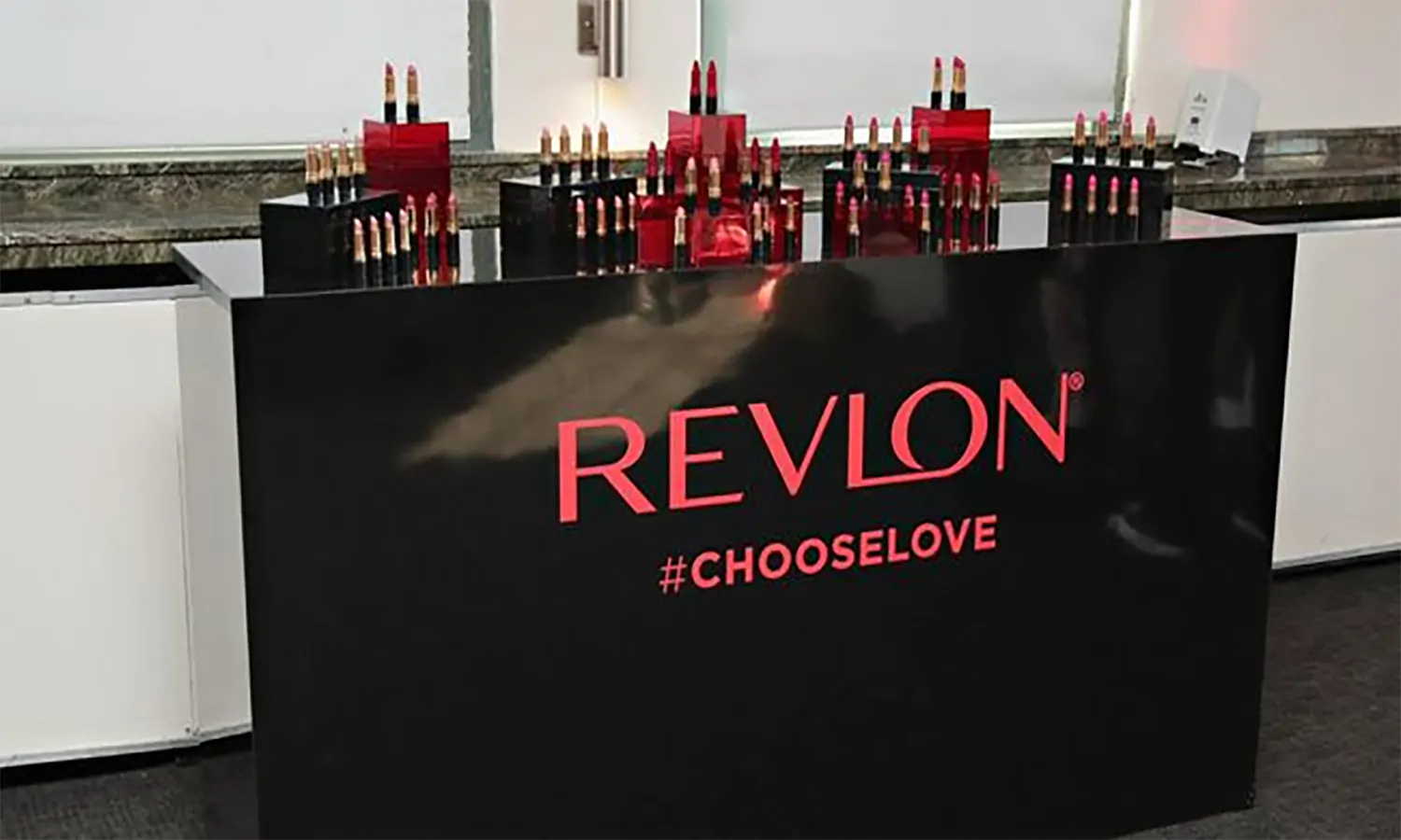Berjaya 90 Tahun, Revlon Ajukan Permohonan Bangkrut