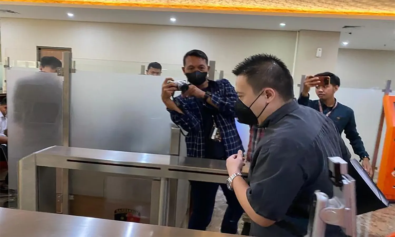 Tersangka Penipuan dan Penggelapan Rionald Anggara telah Dilimpahkan ke Kejagung