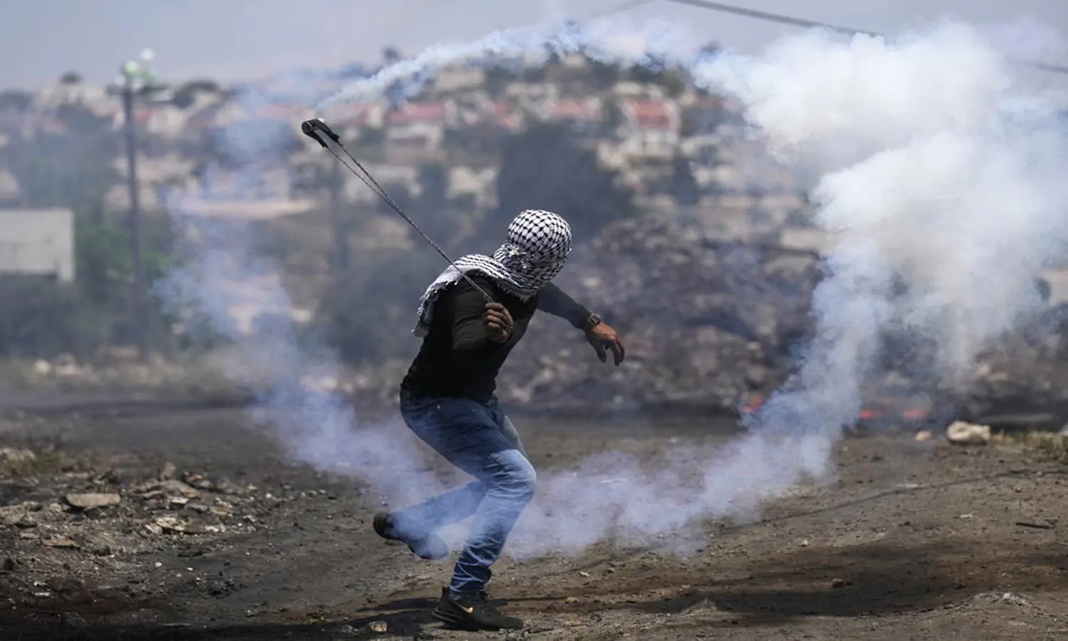 Rudal Israel Tewaskan Tiga Orang di Suriah