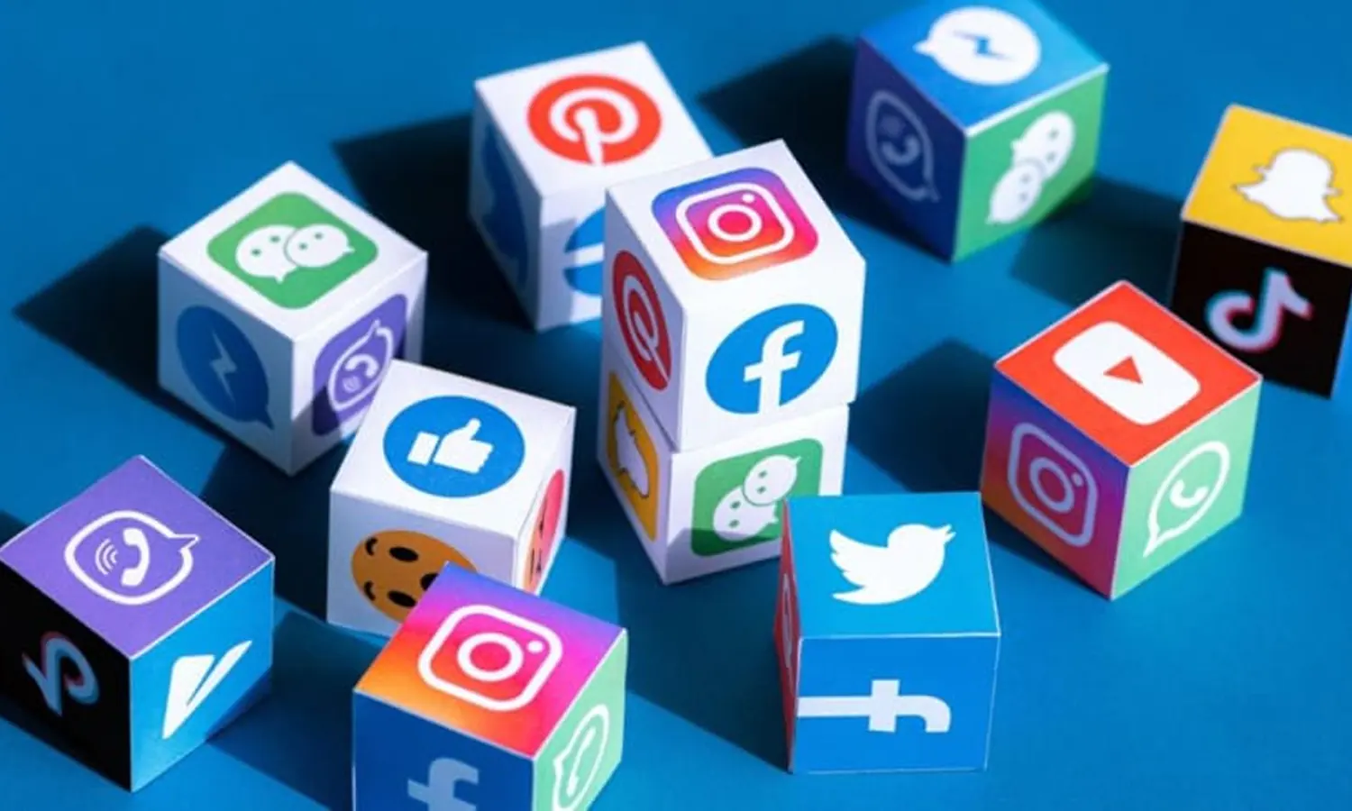 6 Pengaruh Sosial Media di Kehidupan Sehari-Hari