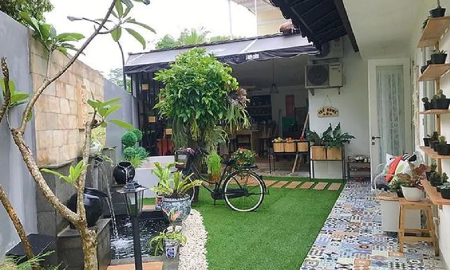 10 Desain Taman Kecil Belakang Rumah, Asri dan Nyaman