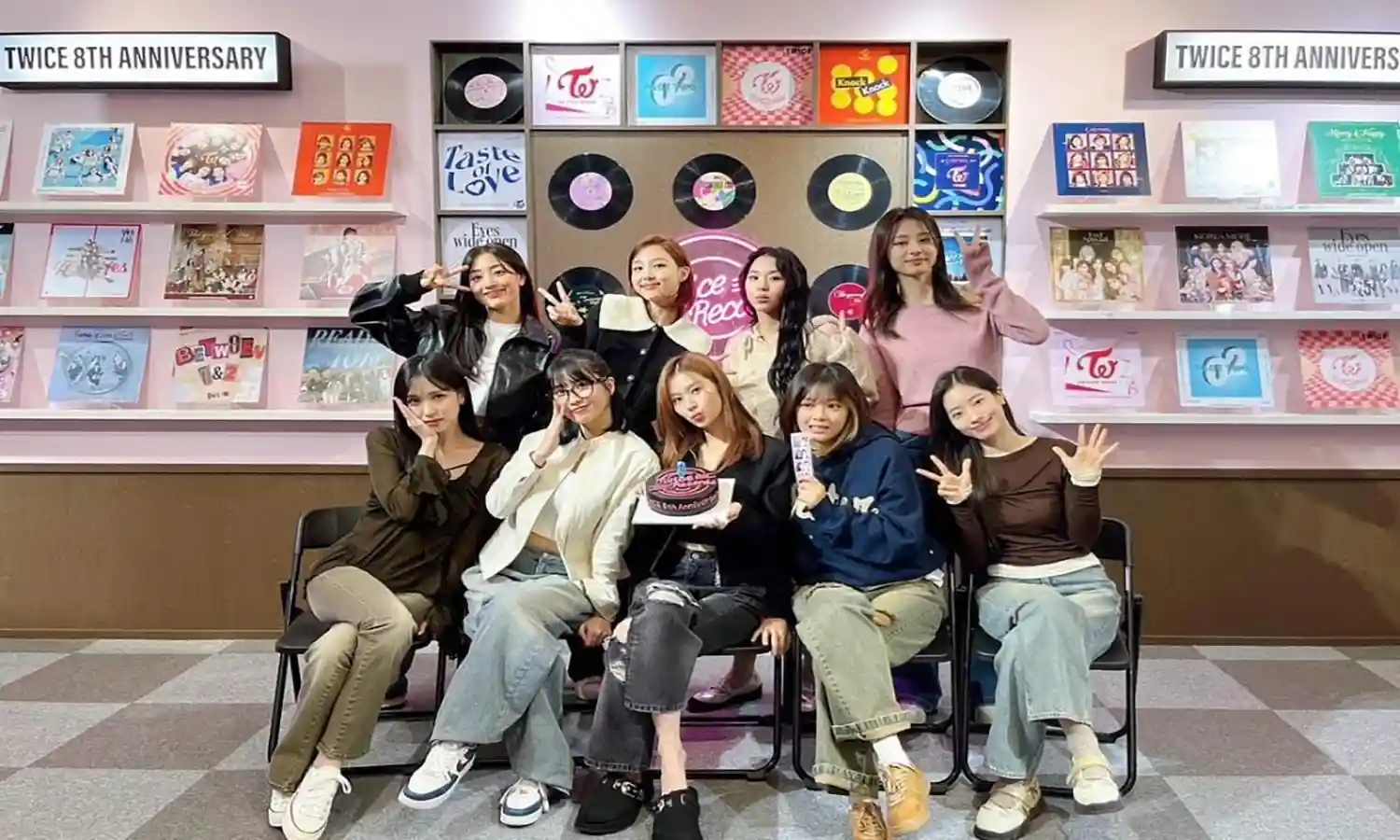 TWICE Gelar Konser Berskala Stadion Pertama di JIS, Catat Tanggalnya!