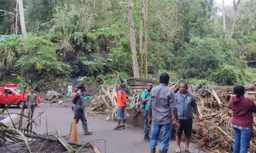 Banjir Bandang Terjang Nagekeo NTT: Tiga Warga Tewas, Empat Masih Hilang