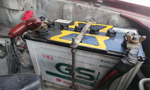8 Cara Memasang dan Melepas Aki Mobil dengan Mudah dan Aman 