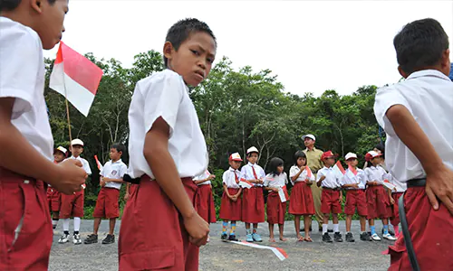 Menimbang Efektivitas dan Dampak Sosial dari Kebijakan Seragam Sekolah Terbaru