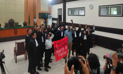 Hakim Menangkan Haris Fatia dari Dakwaan Pencemaran Nama Baik Lord Luhut
